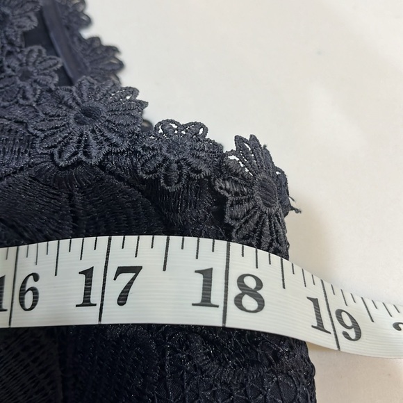 🎉Host Pick X2🎉 Kate Spade ♠️ navy blue lace shift dress. - Picture 6 of 8